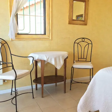 ベッド・アンド・ブレックファスト La Lezardiere